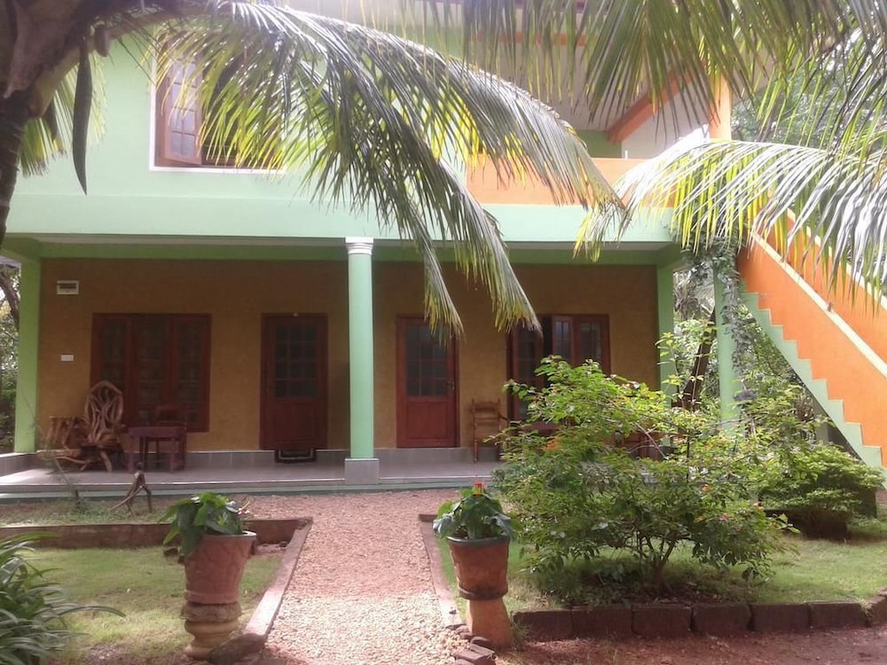Hotel Suwanila Rest