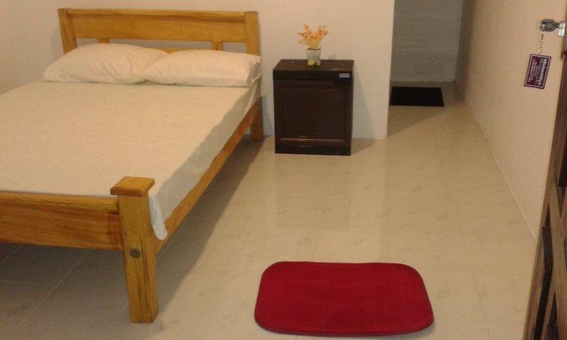 Hotel Uppuveli Beach House