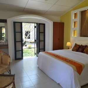 Hotel Aquarius Beach Club cazare Marawila Town