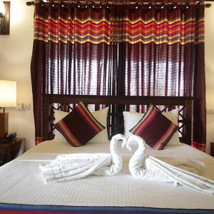 Hotel Diya Dahara Resort cazare Tissamaharama