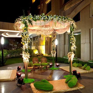 Hotel Radisson Blu Plaza Hotel, Delhi Airport cazare Delhi