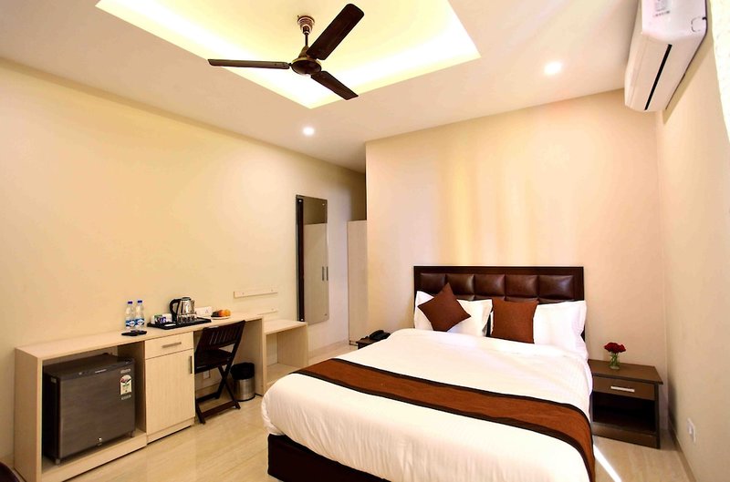 Hotel Nirvana Suites By Fabhotels