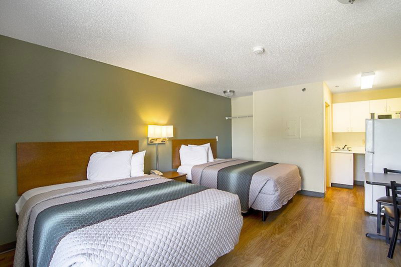 Hotel Hometowne Studios Chicago - Waukegan