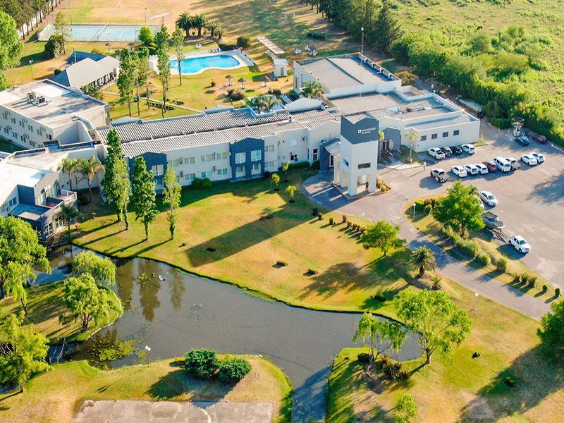 Hotel Wyndham Garden Campana