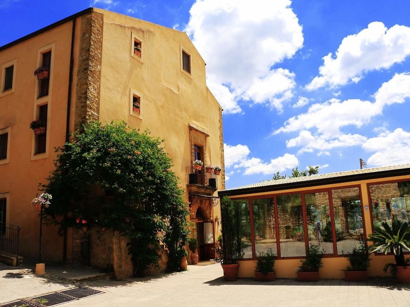 Hotel Torre Di Renda