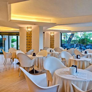 Hotel Hotiday Hotel Giulianova cazare Giulianova