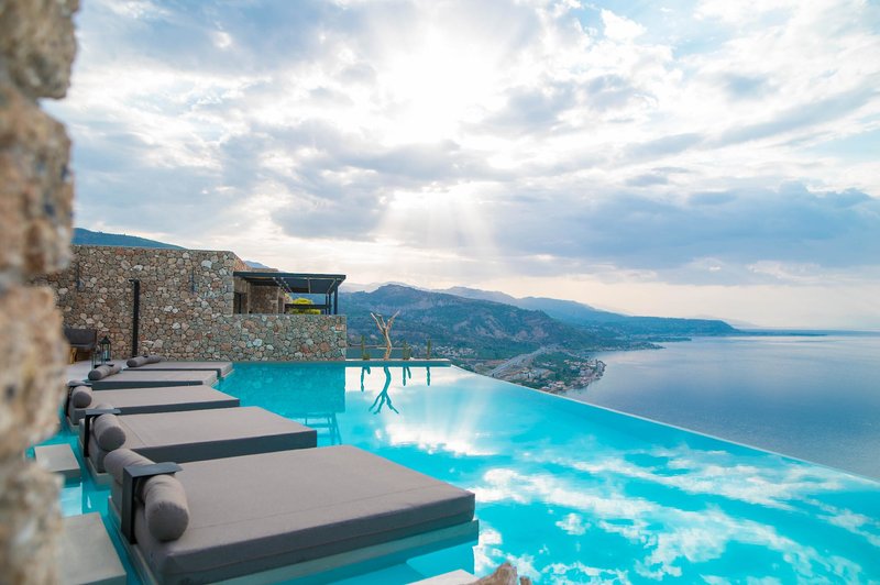 Le Grand Bleu Resort