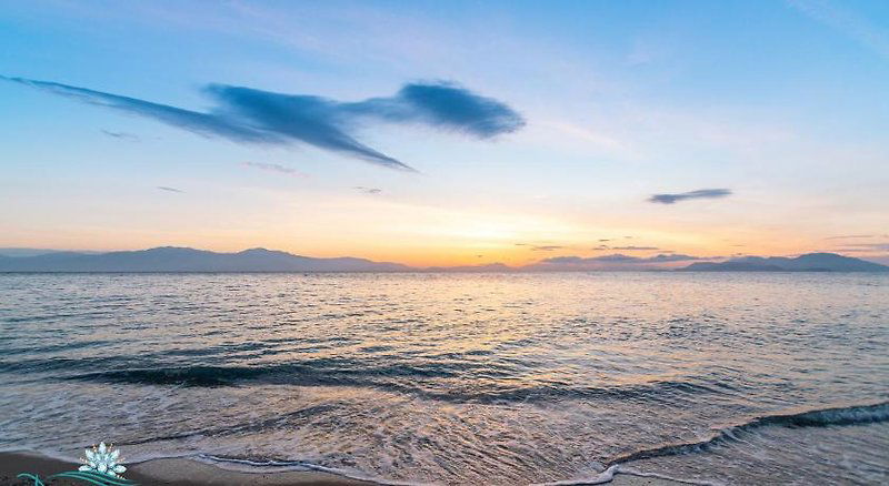 Hotel Diamante Beachfront Suites