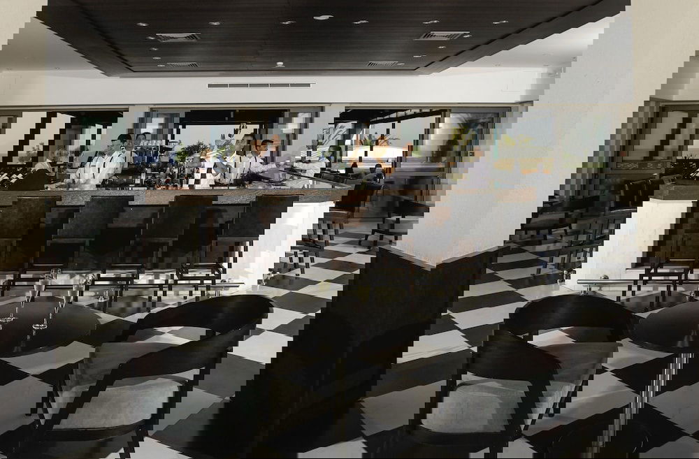 Hotel Lakitira Resort