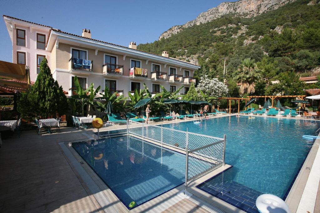 Hotel Perdikia Beach Hotel
