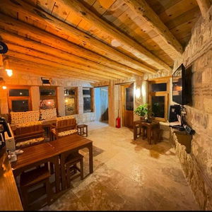 Hotel The Cave House cazare UErguep