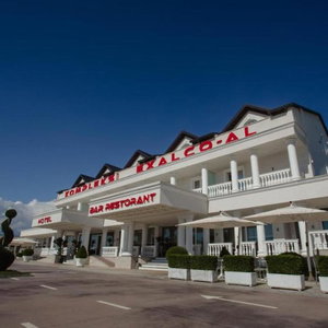 Hotel Kompleksi Exalco Al cazare Bushat
