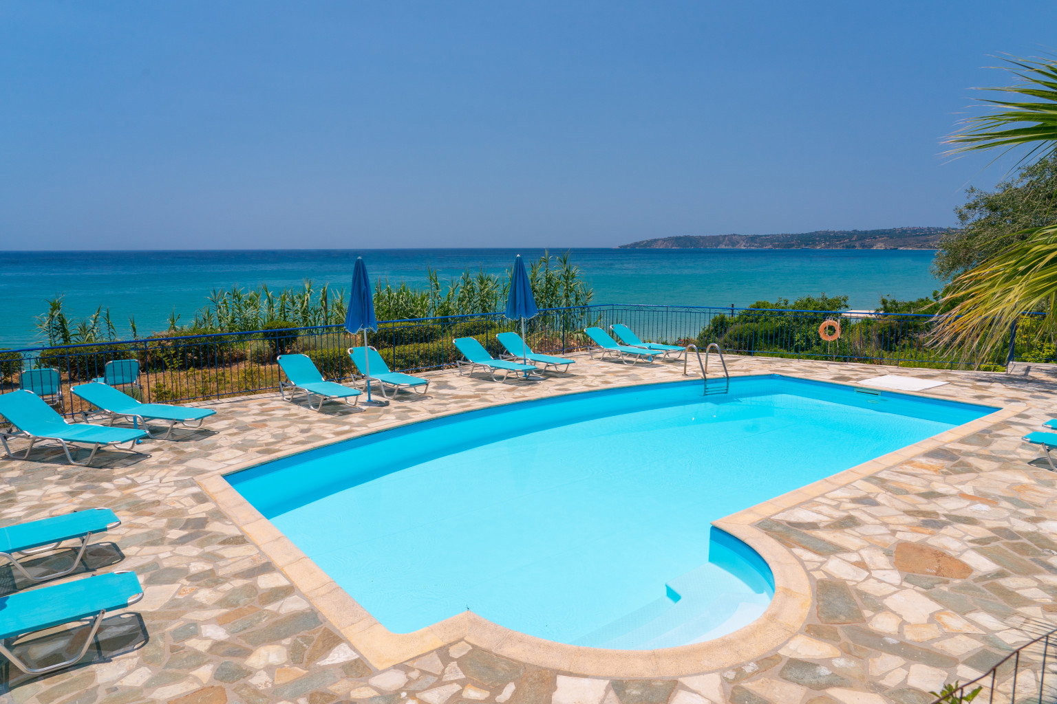 dal travel Milos Studios