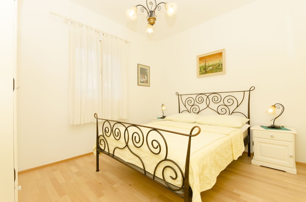 Hotel Apartments Simon