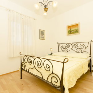 Hotel Apartments Simon cazare Bol