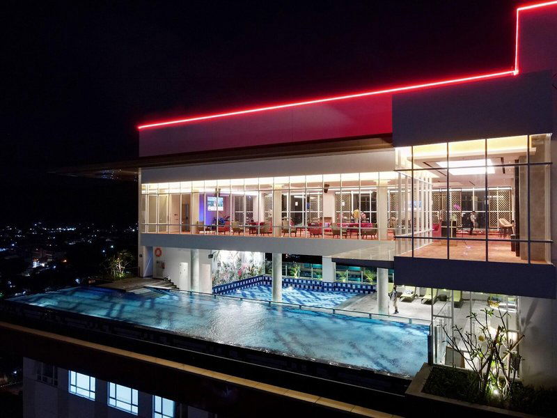 Hotel The Zhm Premiere Padang