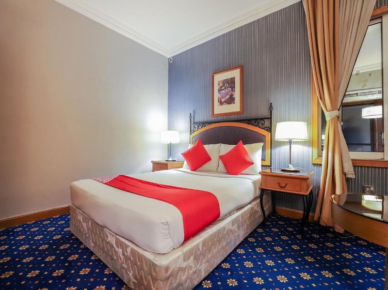Oyo 328 City Plaza Hotel