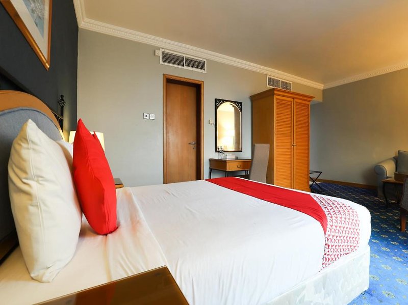 Oyo 328 City Plaza Hotel