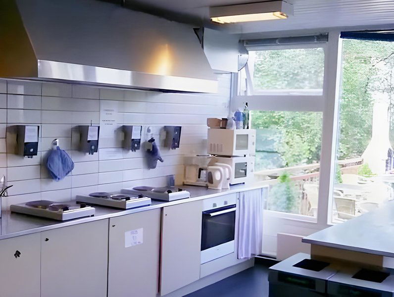 Hotel Montana Family & Youth Hostel