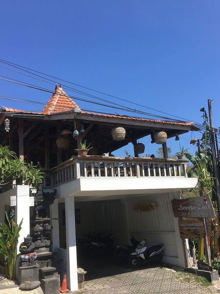 Hotel Padang Padang Breeze