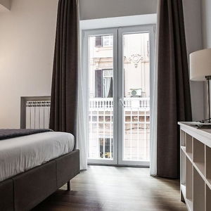 Hotel Prestige Rooms Chiaia cazare Florida