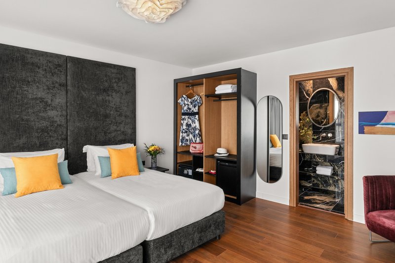 The Athenaeum Luxury Hotel