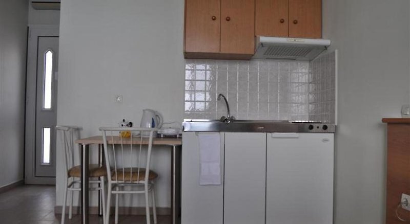 Hotel Haraki Village Studios & Cars