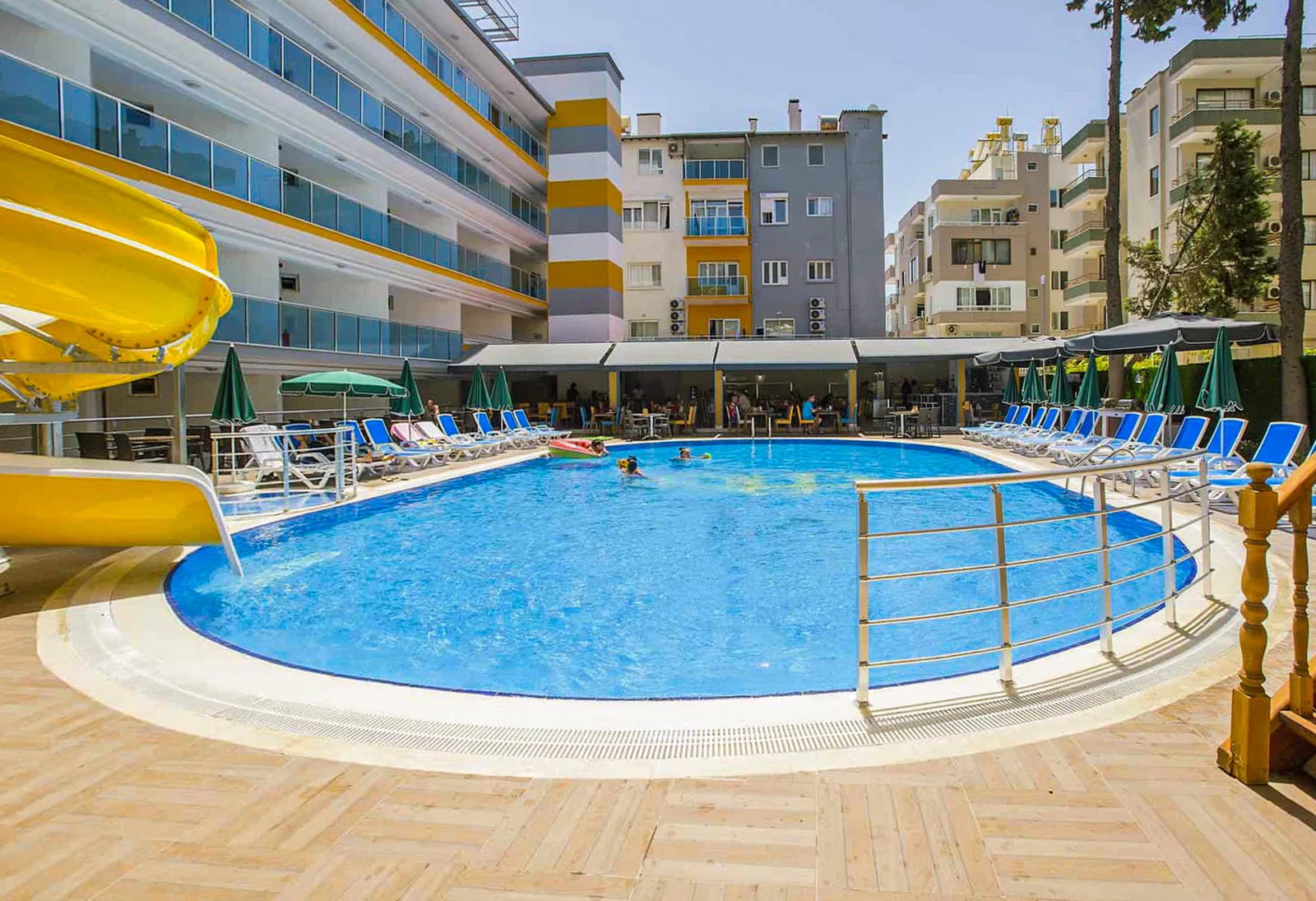 Arsi Enfi City Beach