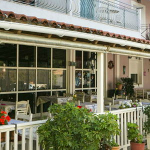 Hotel Socrates Studios cazare Skala