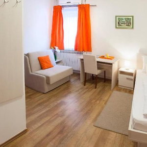 Hotel Rooms Lidija cazare Zagreb