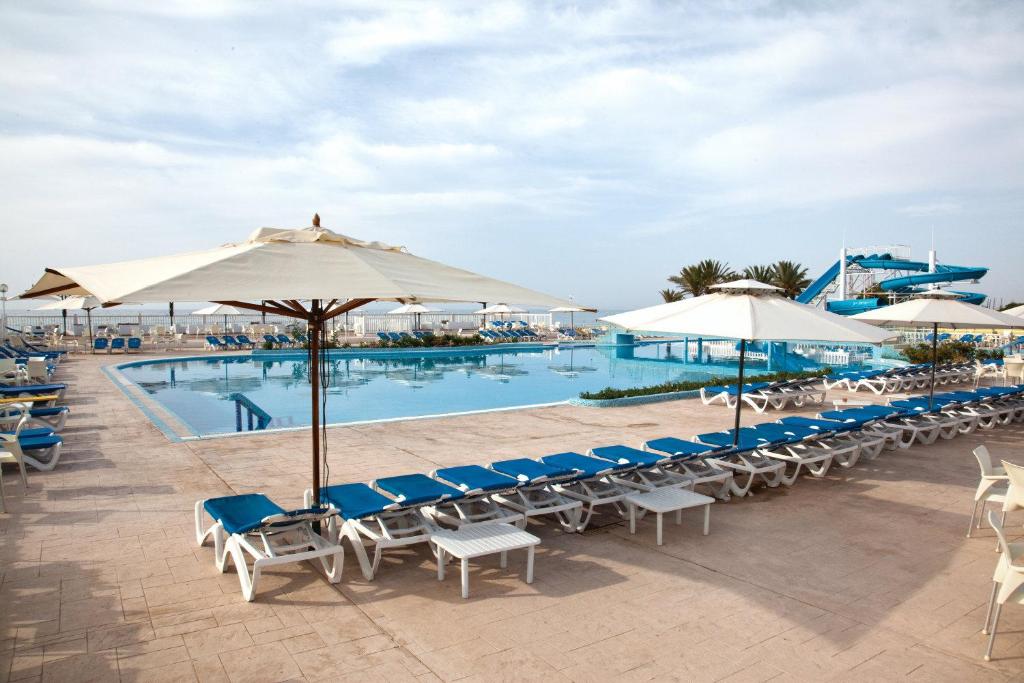 dal travel Samira Club