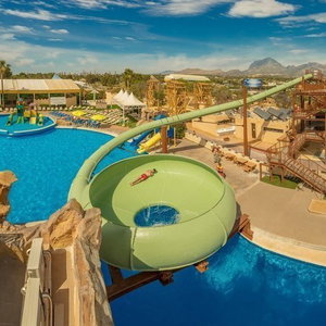 Hotel Magic Robin Hood cazare l'Alfas del Pi