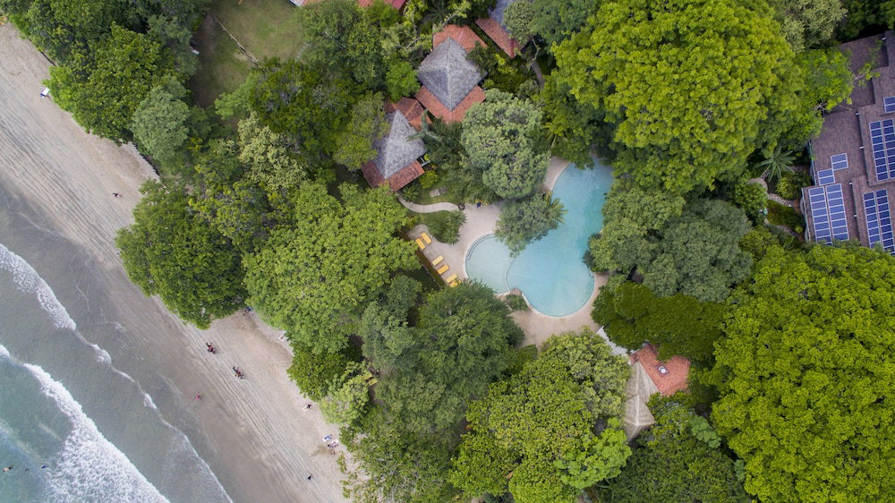 Hotel Capitan Suizo Beachfront Boutique Hotel