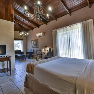 Hotel La Riviera Bed And Breakfast cazare Alajuela