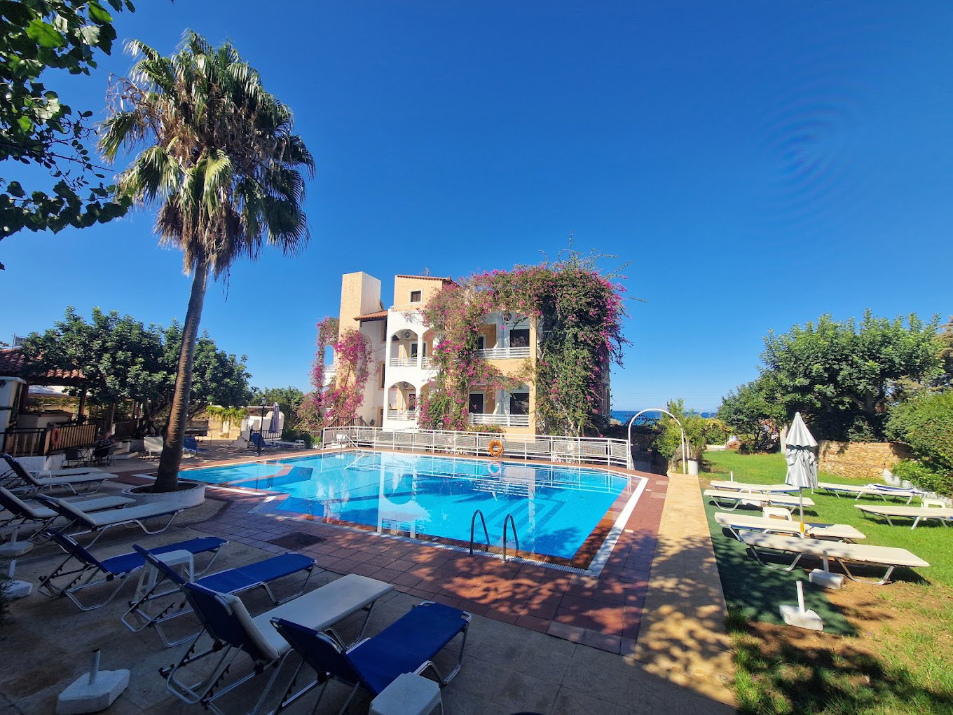 dal travel Iliostasi Beach Apartments