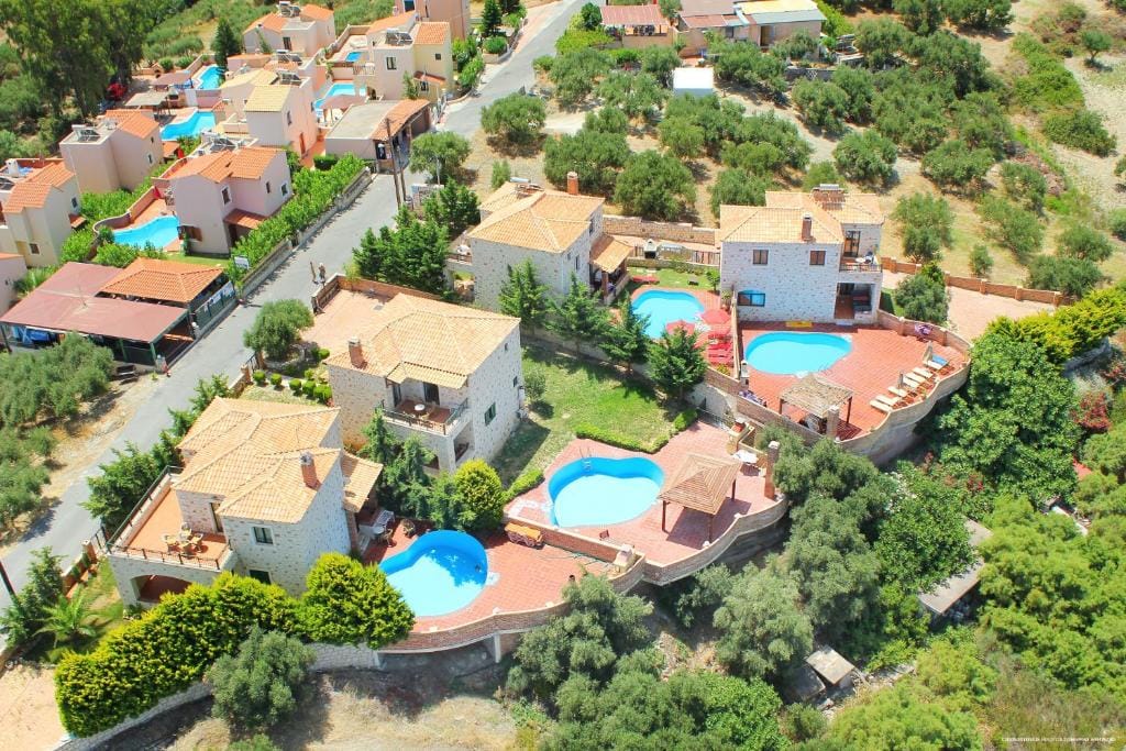 dal travel Niriides Villas