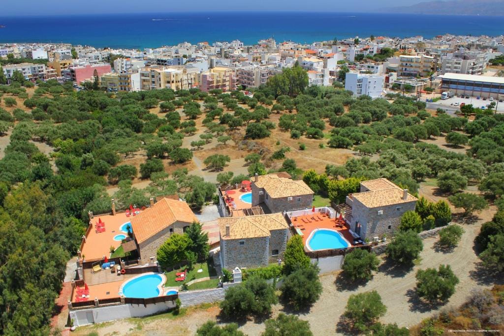 dal travel Niriides Villas