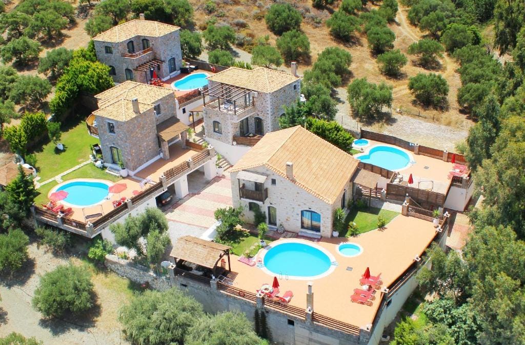 dal travel Niriides Villas