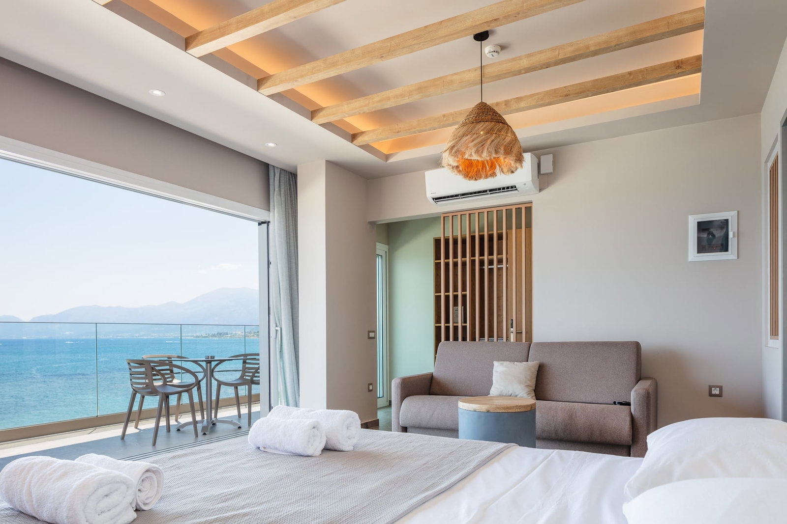 dal travel Skipper Beachfront Suites