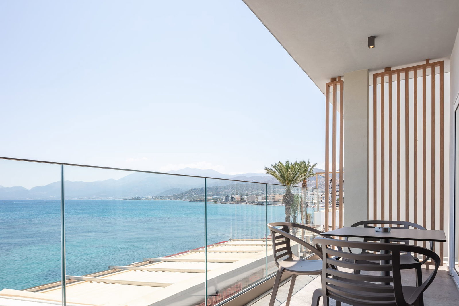 dal travel Skipper Beachfront Suites