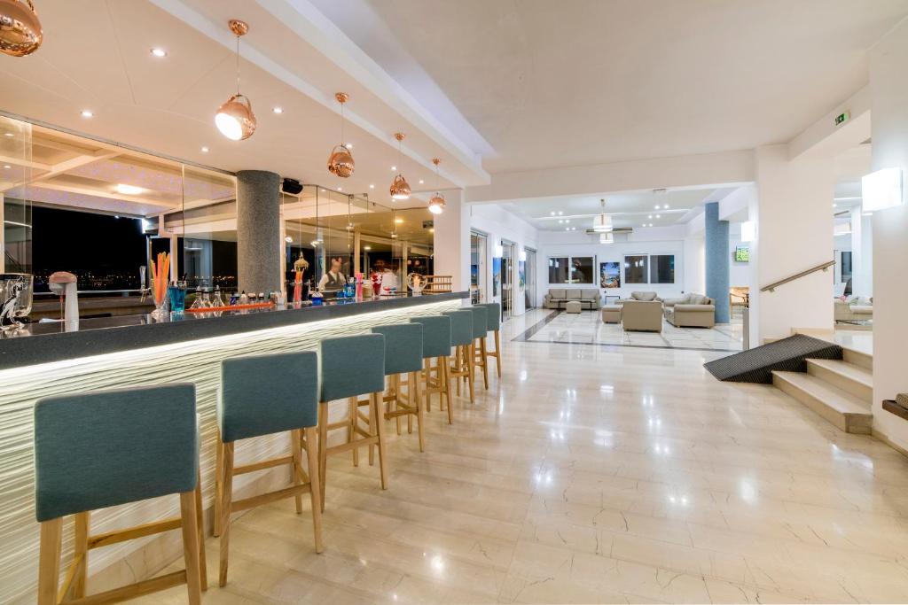 Horizon Beach Hotel