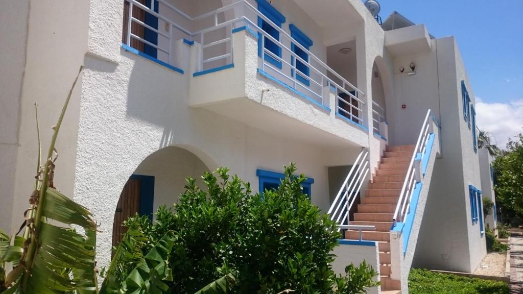 dal travel Amazones Villas Apartments