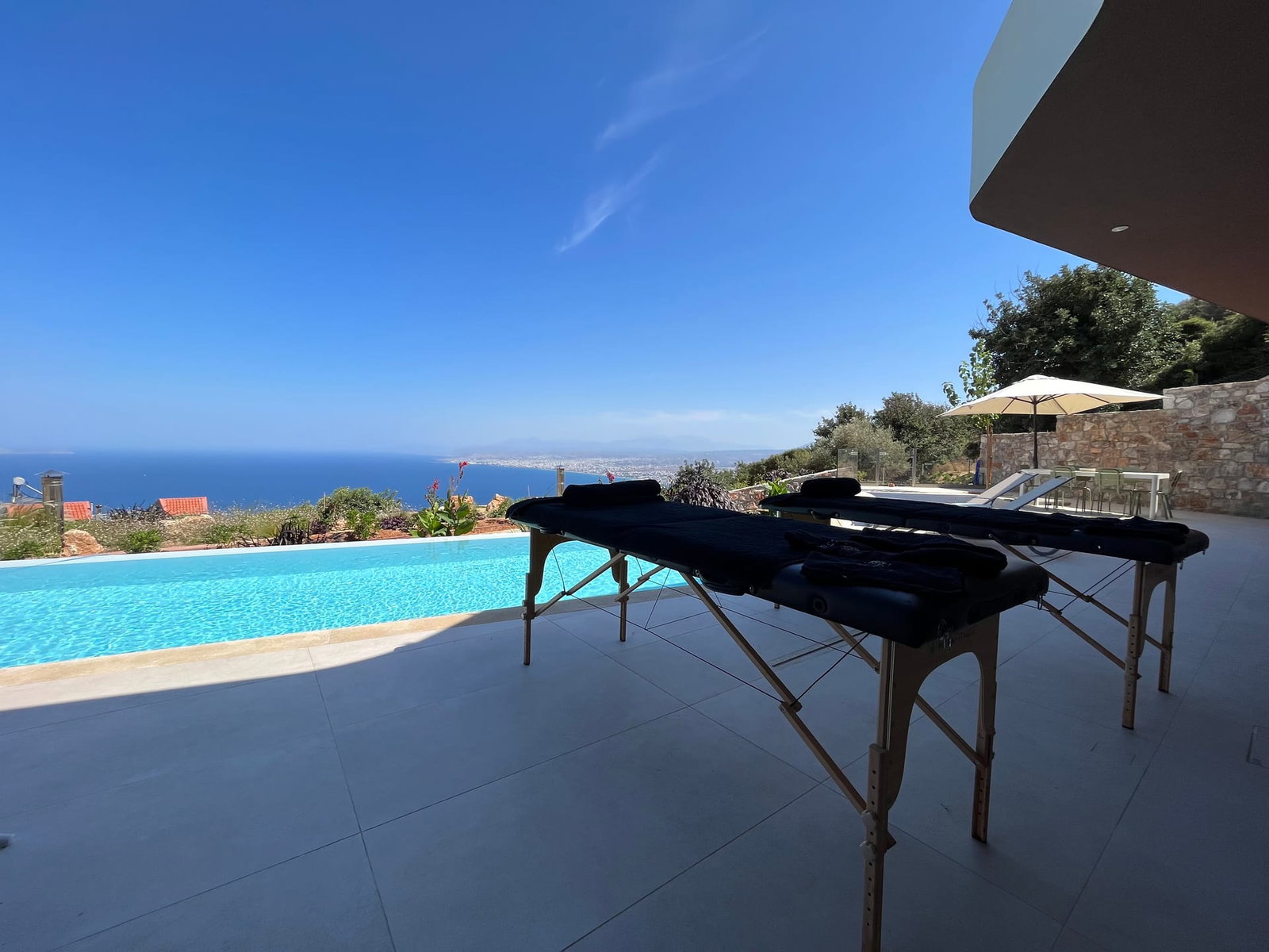 dal travel Plethora Luxury Suites