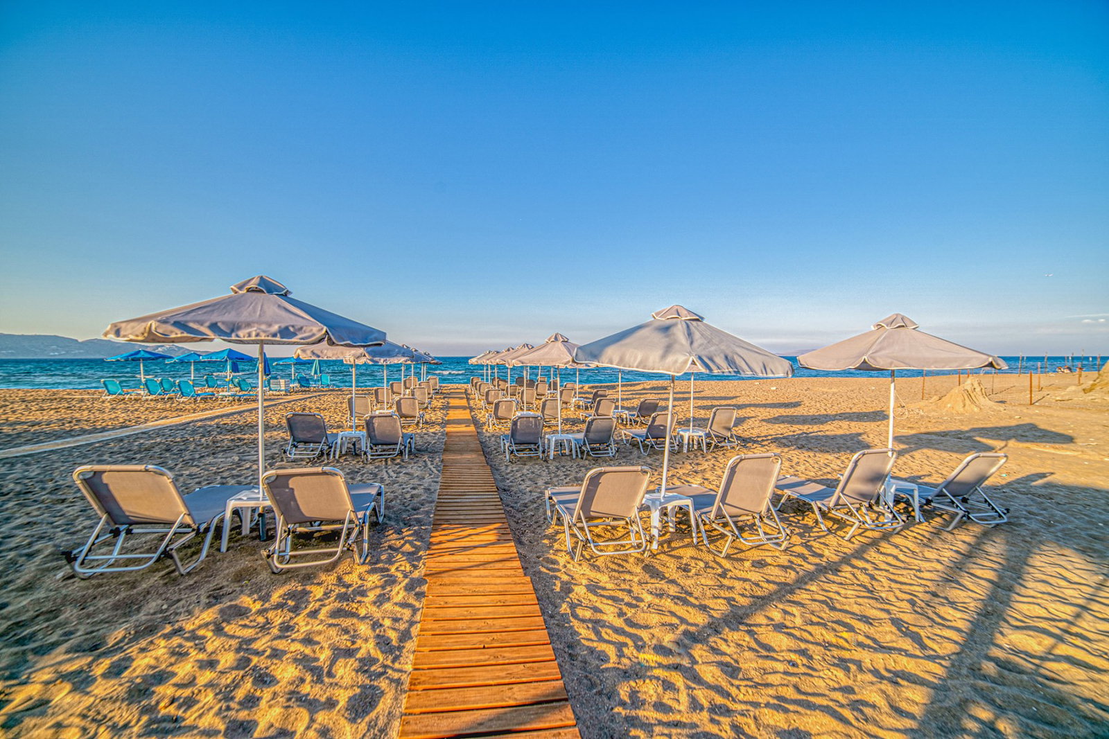 dal travel Emi Seaside