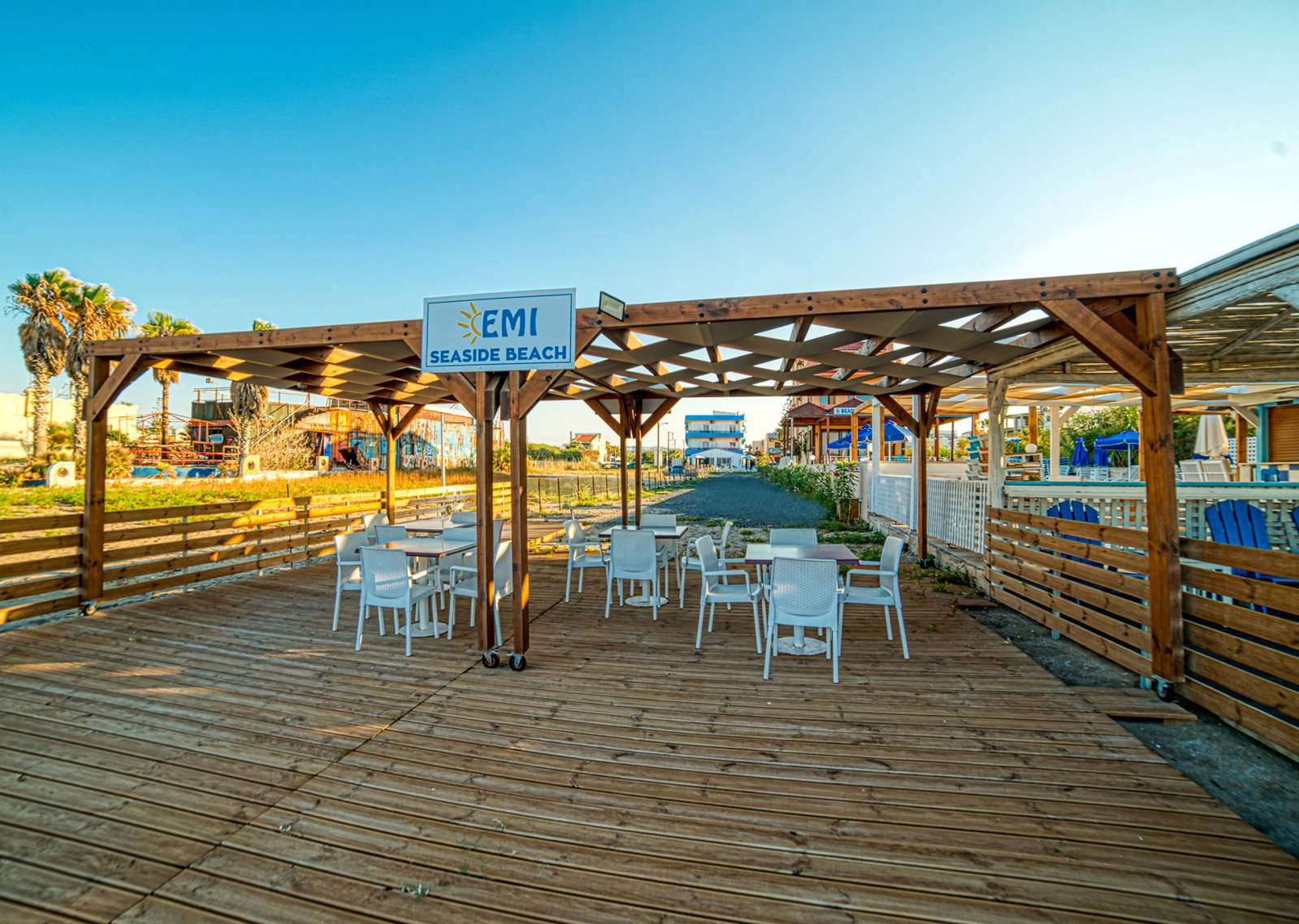 dal travel Emi Seaside