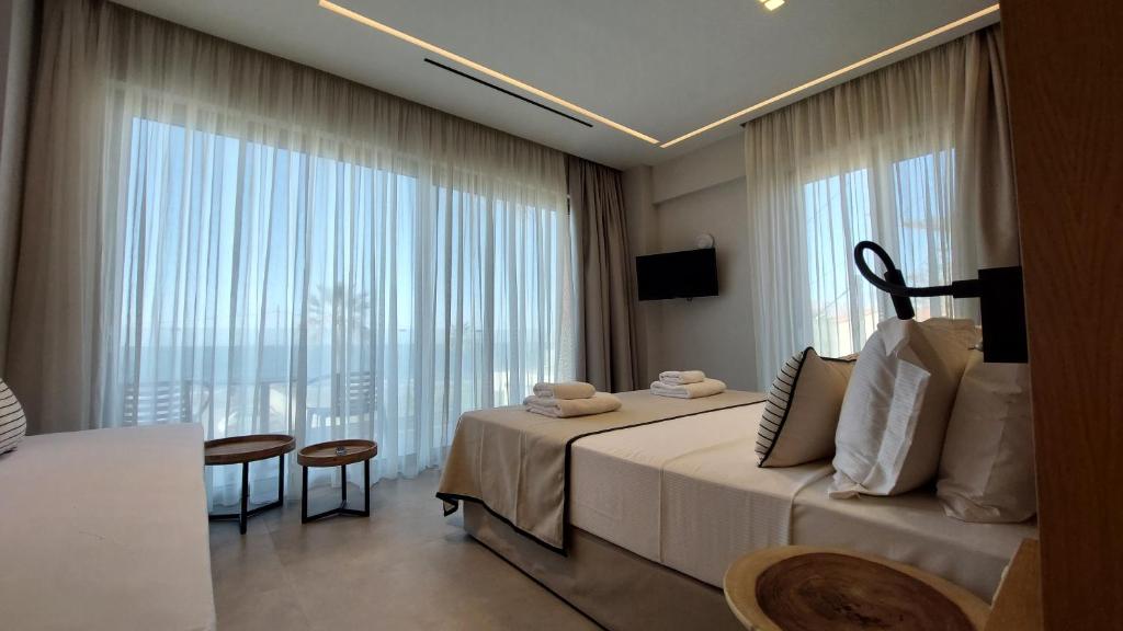 dal travel Niriides Palace