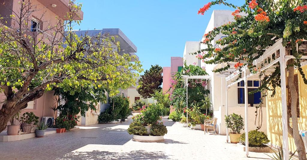 Hotel Evina Rooms & Suites