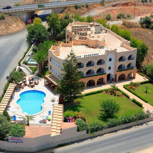 Sejur Karteros Hotel vacanta Karteros