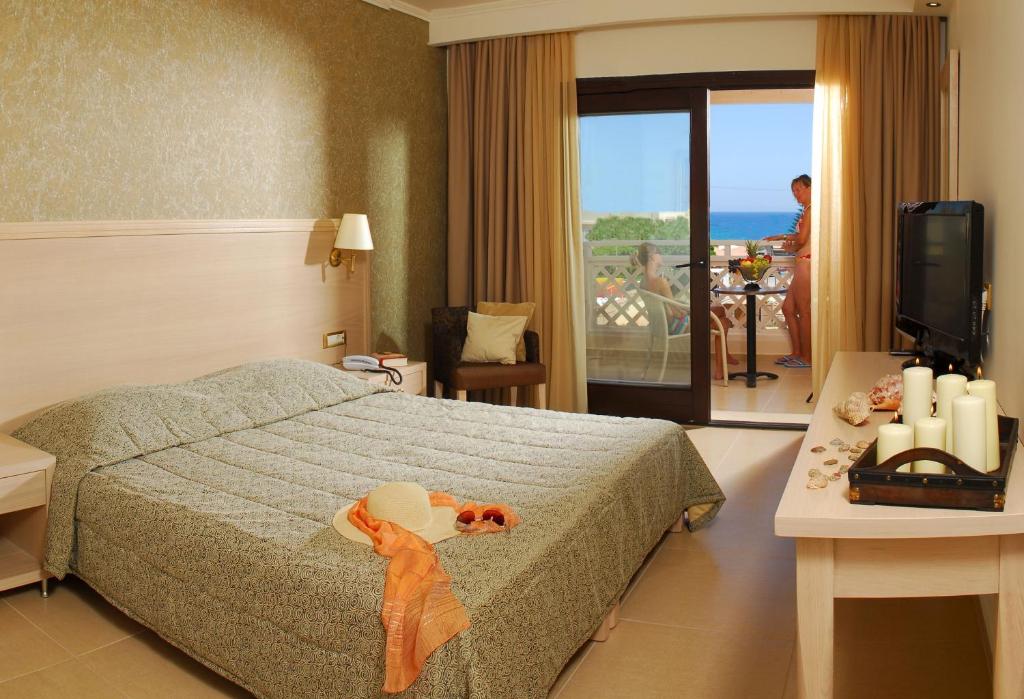 dal travel Cactus Royal Hotel