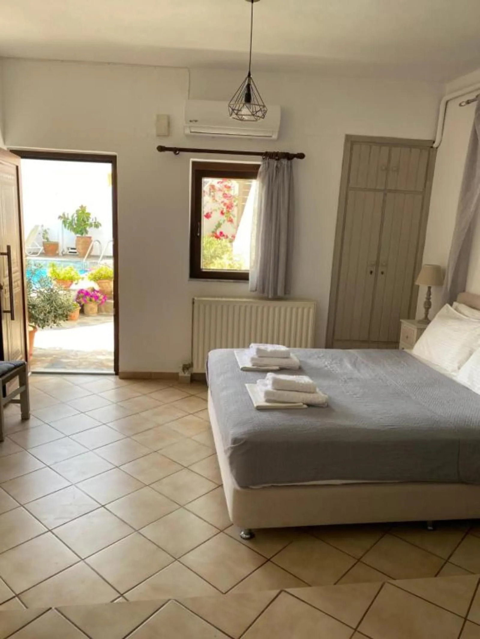 Kasteli Studios & Apartments